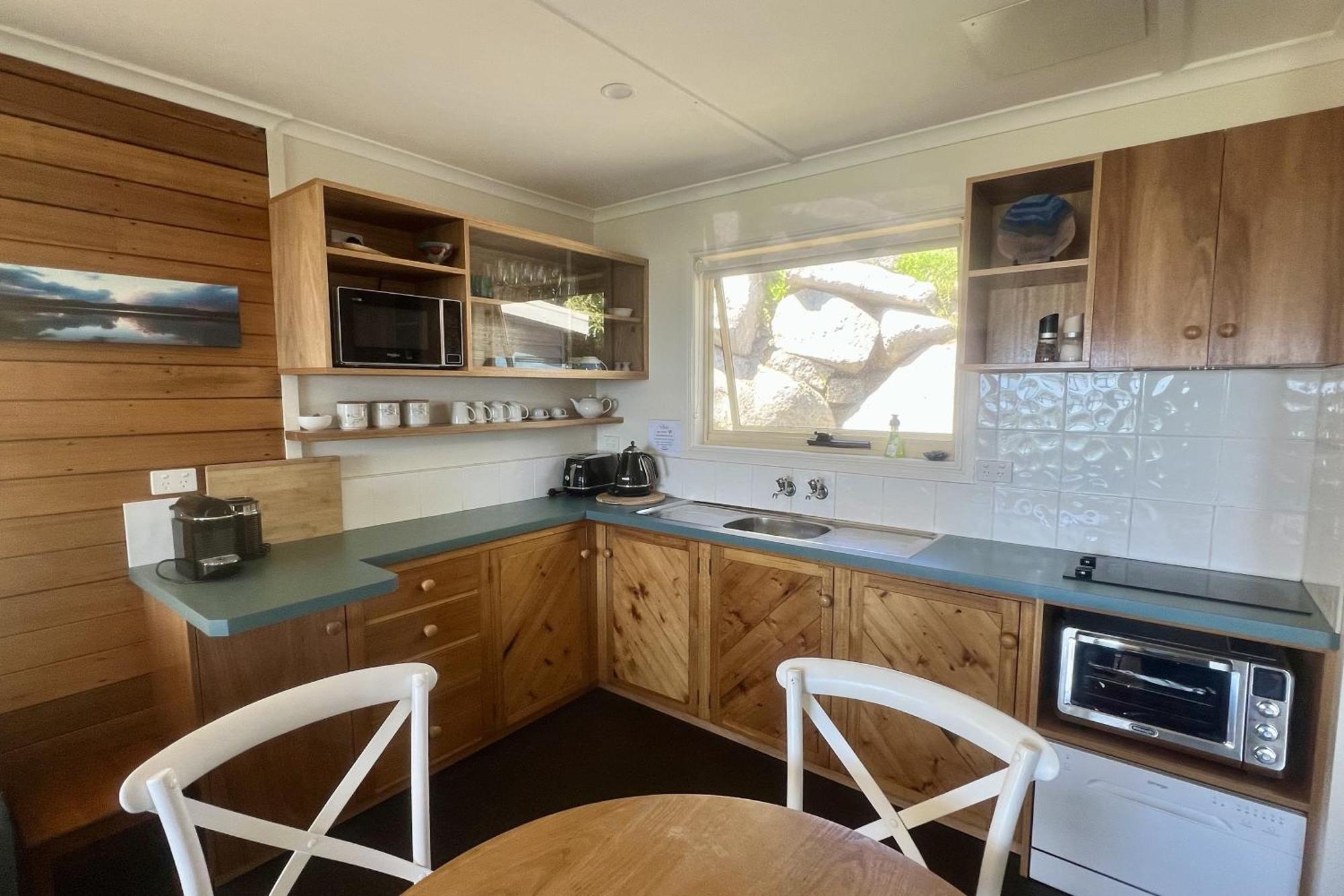 Binalong Beach Cottage Beachfront At Bay Of Fires Next To Restaurant Binalong Bay Eksteriør billede